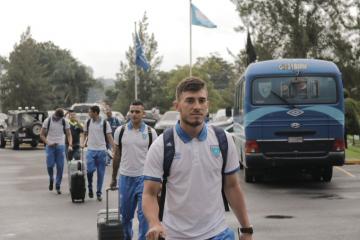 LA BICOLOR VIAJA CARGADA DE ÁNIMOS PARA EL PARTIDO ANTE ANGUILA