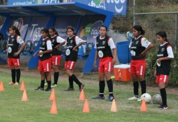 PRE SELECCIÓN SUB 17 FEMENINA CONVOCATORIA CUARTO MICROCICLO DE PREPARACION DEL 25 AL 27 DE ABRIL DE 2013
