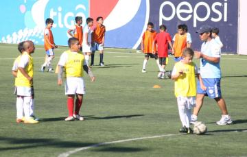 JUGADORES CONVOCADOS A LAS ESCUELAS DE FORMACION QUE IMPULSA LA FEDEFUT