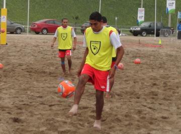 JUEGOS BOLIVARIANOS FUTBOL PLAYA / GUATEMALA PIERDE 1 - 2 FRENTE A COLOMBIA