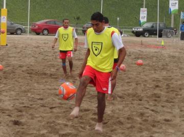 JUEGOS BOLIVARIANOS FUTBOL PLAYA / GUATEMALA PIERDE 1 - 2  FRENTE A COLOMBIA