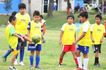 Convocatoria abierta para niños y niñas nacidos en los años 2001 al 2003 y niños nacidos en 2004 al 2006 para Escuelas de Formación